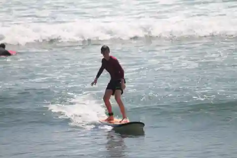 Uluwatu: LEARN HOW TO SURF AND IMPROVE