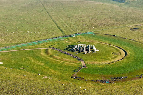From London: Private Stonehenge, Bath & Salisbury Tour