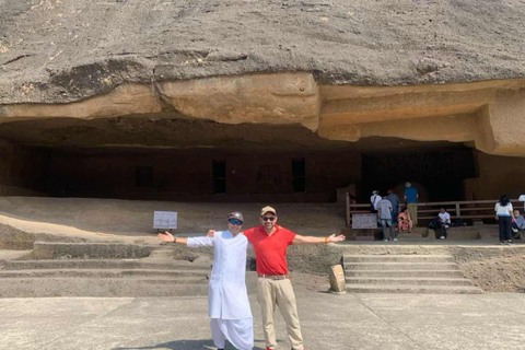 Tour delle grotte di Kanheri e safari con leoni e tigri