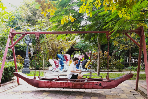 Phnom Penh: Bikes and Bites Cycling Tour