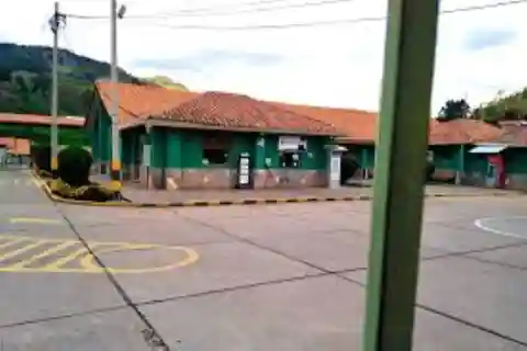 "De Cusco à Poroy : la route entre l'histoire et la nature.