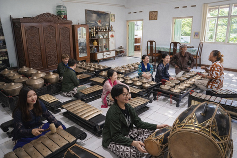 Yogyakarta: Village Tour, Gamelan, Dance & Batik with Lunch