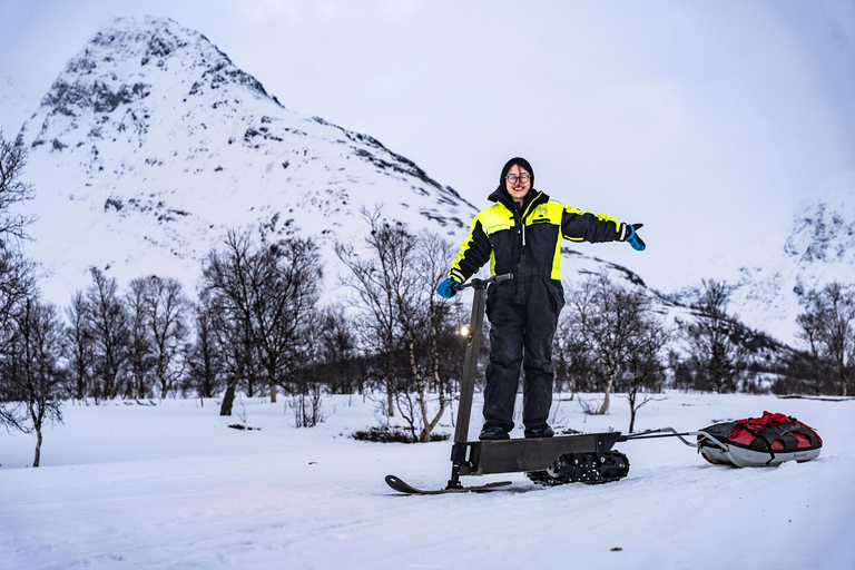 Tromsø: Electric Snow Scooter Ride and Northern Lights Hunt