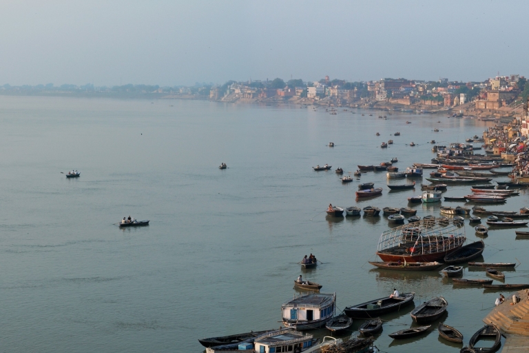 Varanasi : Promenade en bateau, visite de l'Akhada et promenade dans le patrimoine