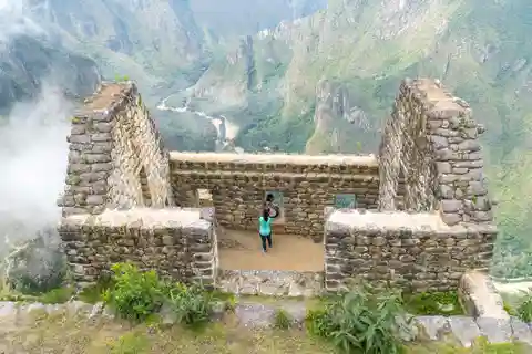 Tour Machu Picchu + Mountain of Huayna Picchu 2 days
