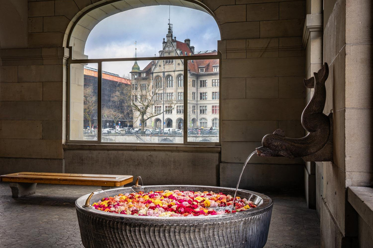 Zurich Old Town: Photo, History & Hidden Gems (2hrs) Zurich Old Town: A Photo & History Walk (2hrs)