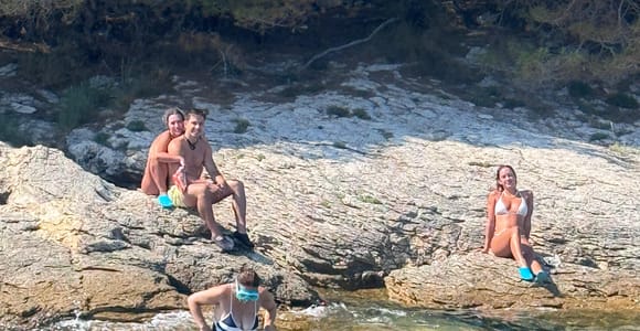 Zadar: Bootstour mit Mittagessen, Schnorcheln und verborgenen Buchten