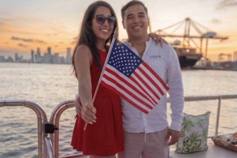 Miami: 4th of July Fireworks Cruise on Biscayne Bay