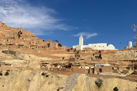 Djerba: Private Excursion to Ksar Ghilane & Tataouine in 1 Day Desert Djerba: Private Day Trip to Ksar Ghilane & Tataouine in the Desert