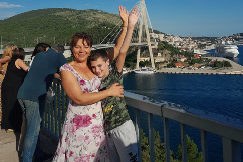 Dubrovnik: Tuk Tuk Photo Tour with Live Guide & Views