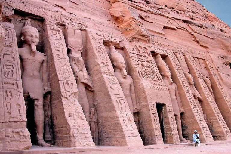 Assouan : Visite privée du temple d&#039;Abou Simbel et du village nubien