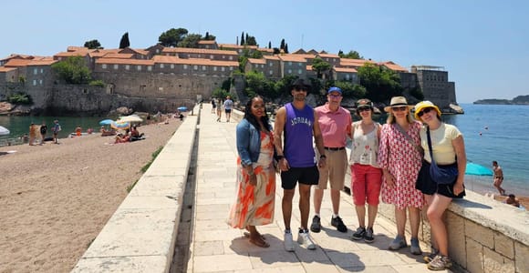 Semi-Private Tour durch Montenegro: Budva & Kotor ab Tirana