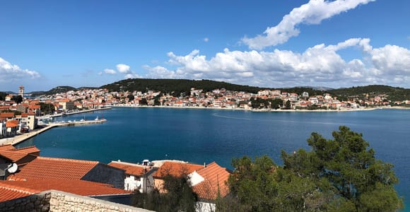 Tisno: Tour durch den Ort mit Kirchen und Palais