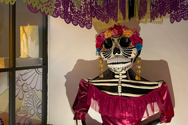 Mexique : Atelier d&#039;artisanat et visite de la maison du Jour des Morts