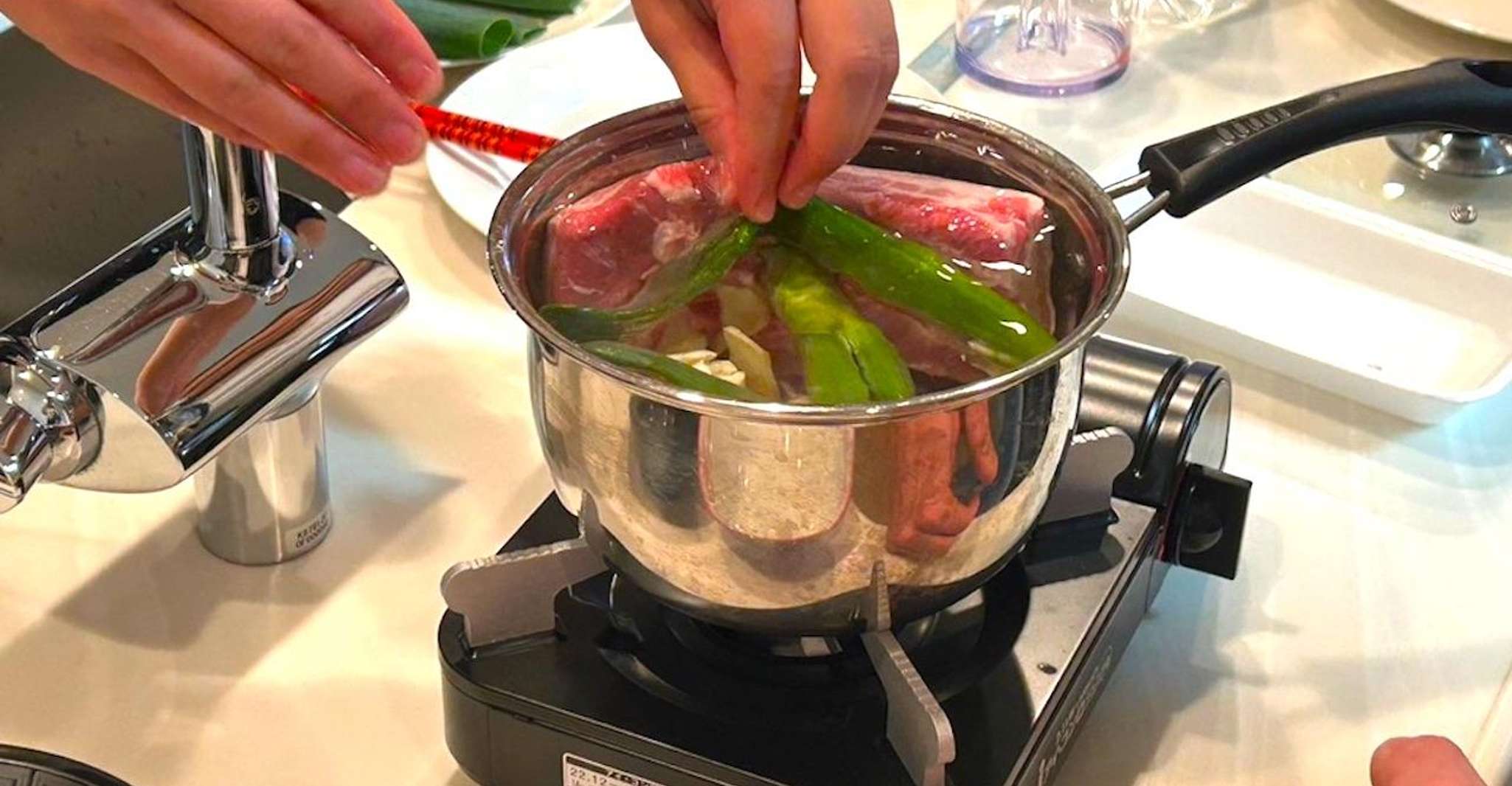 Tokyo: Sushi and Ramen Cooking Class with Sake Pairing Set photo 16