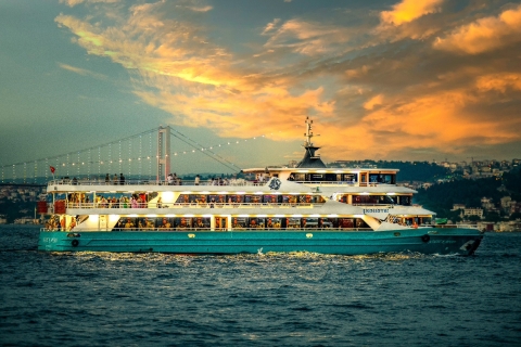 Istanbul : dîner-croisière tout compris sur le Bosphore et spectacle nocturneRendez-vous au Port : Dîner et boissons non alcoolisées à volonté