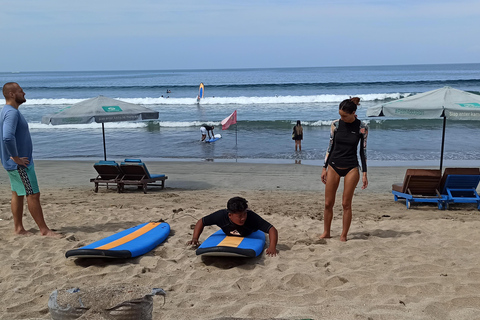 Bali: Lezione di surf sulla spiaggia di Kuta con istruttore (2 ore)