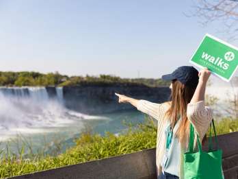 Niagarafälle, Kanada: First Boat Cruise & Behind Falls Tour
