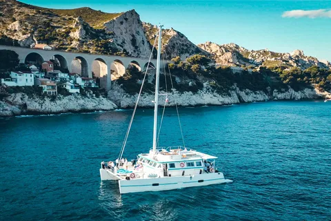 Marseille : Croisière en catamaran sur l'archipel du Frioul avec déjeuner