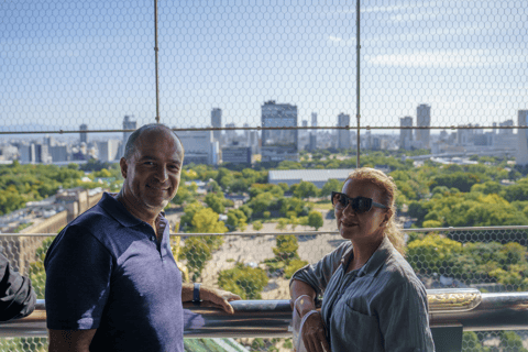 Osaka Castle Historical Walking Tour with Main Tower Entry