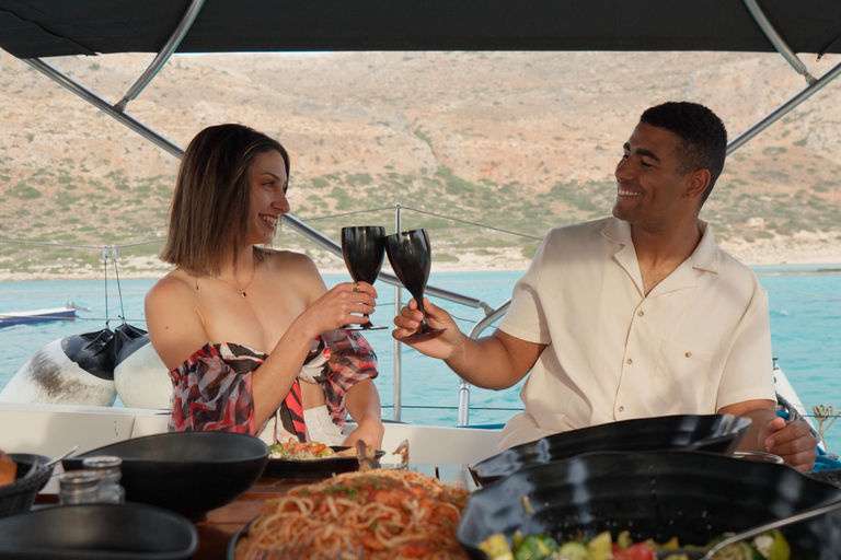 Kissamos: Crucero en Velero por Balos y Gramvousa con Comida