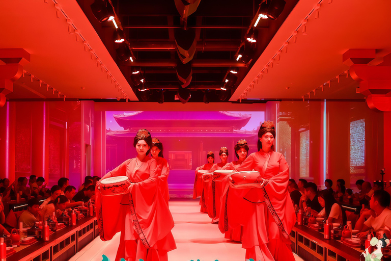 Jinan: Show Feast with Hanfu, Dinner, and Performance Row 1（SVIP）Meal+Costume+Headwear+Makeup (4 days in advance)