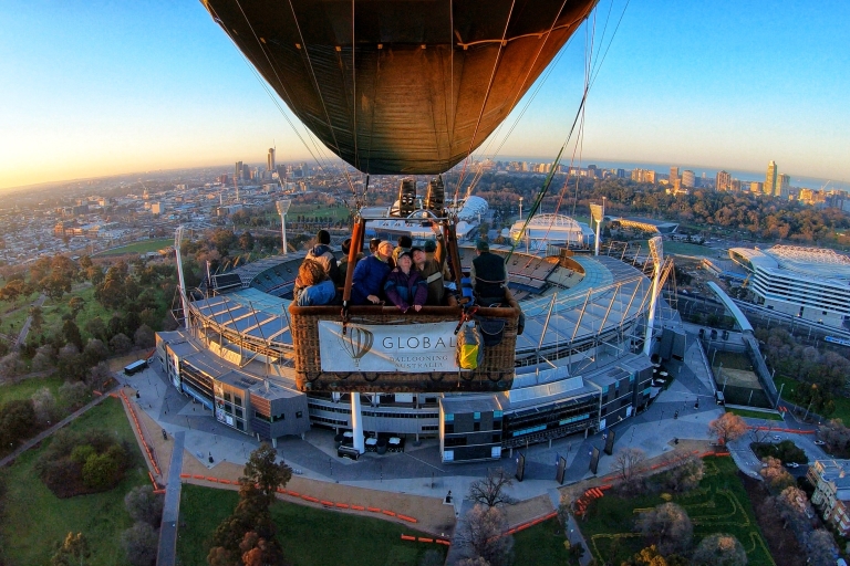 Melbourne: 1-Hour Hot Air Balloon Flight at Sunrise Hot Air Balloon Flight with Champagne Breakfast