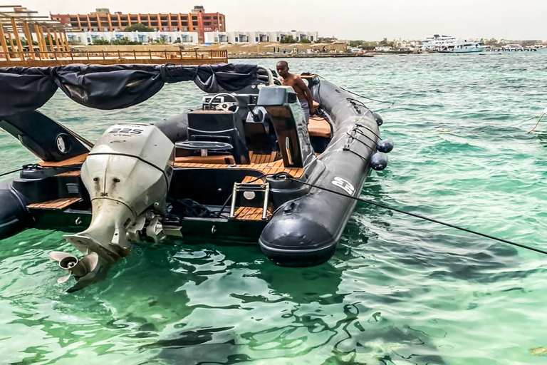 Hurghada: Orange Bay &amp; Magawish Island Speedboat med lunchPrivat motorbåt till Orange Bay &amp; Magawish Island