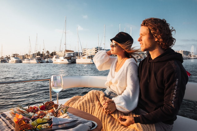 Marina del Rey: Romantic Cruise w/ Wine & Charcuterie Board