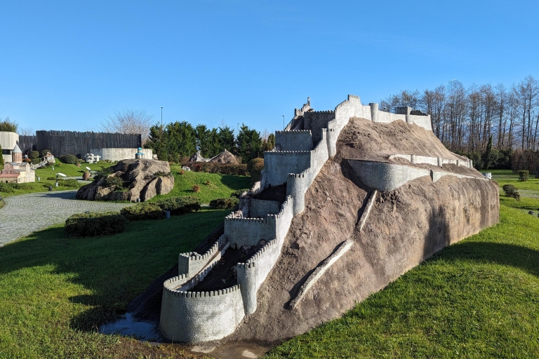 Batumi Botanischer Garten Petra Festung und Miniaturenpark