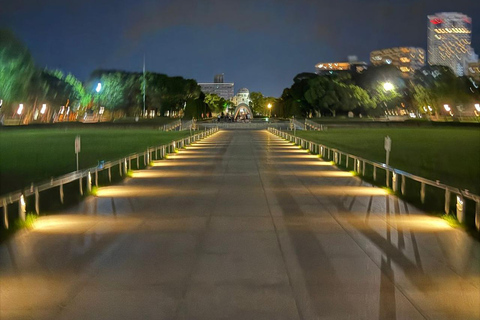 Nocny spacer po Hiroszimie i wycieczka po okonomiyaki w stylu HiroszimyNocny spacer po Hiroszimie i wycieczka okonomiyaki w stylu Hiroszimy