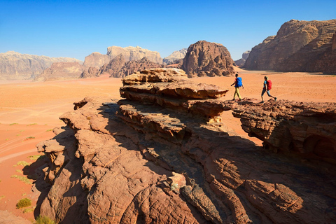 Amman – Petra – Całodniowa wycieczka do Wadi RumAmman-Petra-Wadi Rum Całodniowa wycieczka minibusem 10 osób