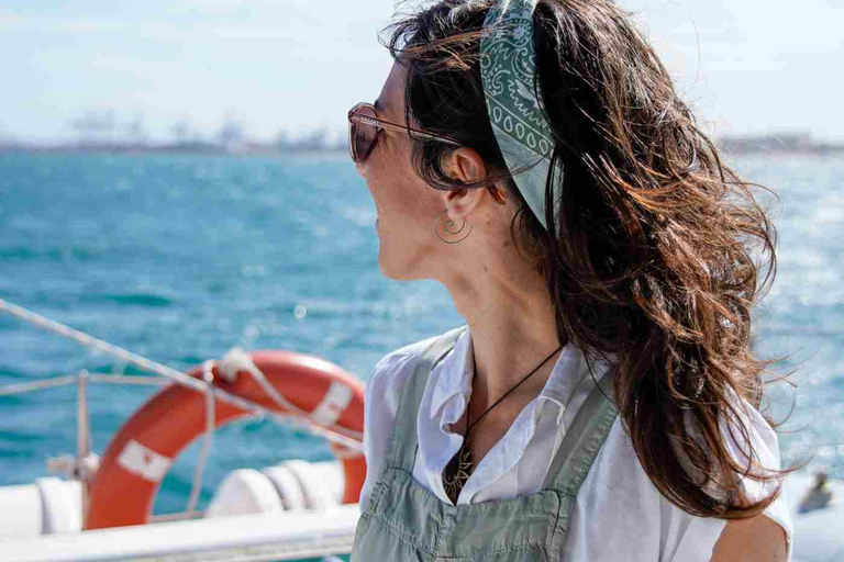 Dénia et Jávea : Excursion en catamaran à voile à Portixol avec barbecueDénia : croisière de 5 h avec déjeuner et place réservée sur les filets