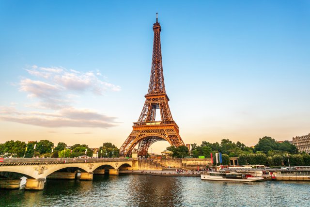 Paris: Eiffelturm-Treppenaufstieg zur Ebene 2 &amp; Gipfeloption
