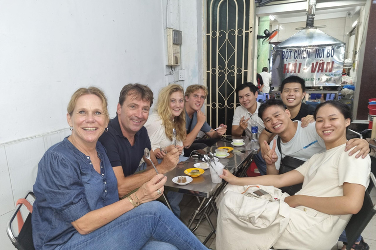 Ho Chi Minh City: Eleven-Tastings Food Tour by Scooters