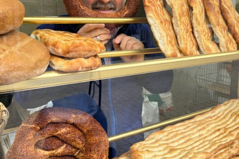 Tirana Guided Street Food Tour (6 Dishes, 1 sweet and drink) German speaking