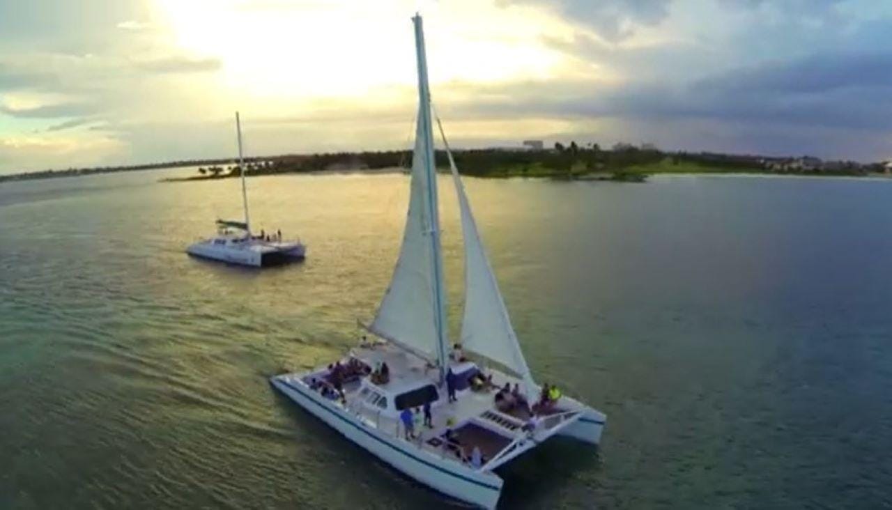 Nassau: Dinner-Kreuzfahrt bei Sonnenuntergang