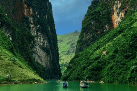 From Sapa/Hanoi: Ha Giang Loop 4 Days 3 Nights self-driving.