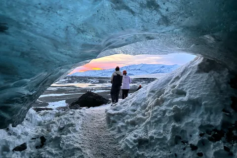 Jökulsárlón: Vatnajökull Glacier Ice Cave Tour by Super Jeep