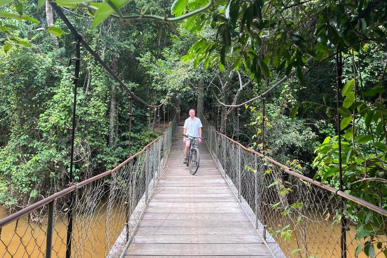 Tour in bici all&#039;alba di Angkor Wat con pranzo incluso