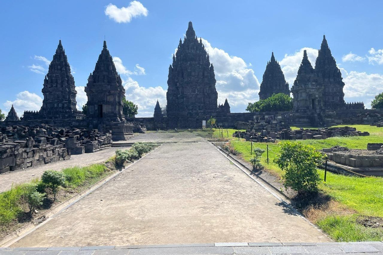 Yogyakarta: Borobudur & Prambanan Full-Day Tour Borobudur & Prambanan Full-Day Tour - Transport Only