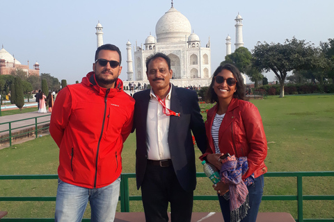 泰姬陵与阿格拉堡之旅（含标志性摄影环节）探索泰姬陵（仅限导览）