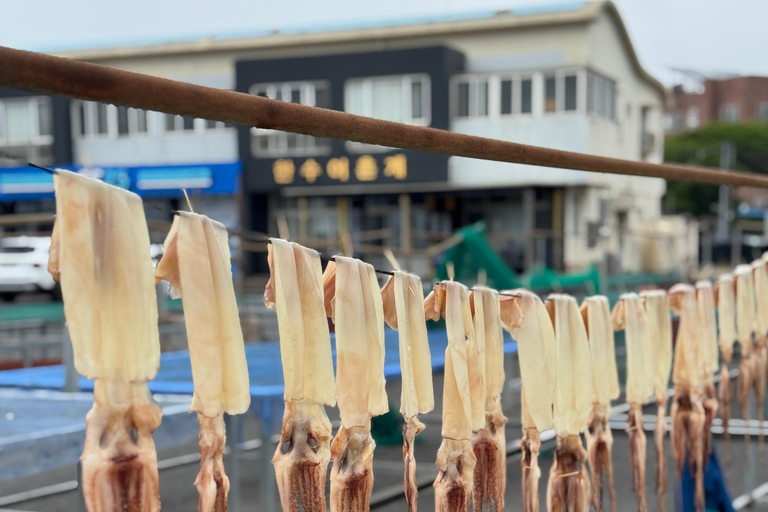 Jeju: Biyangdo Island Ferry Ride, Hike, and Lunch