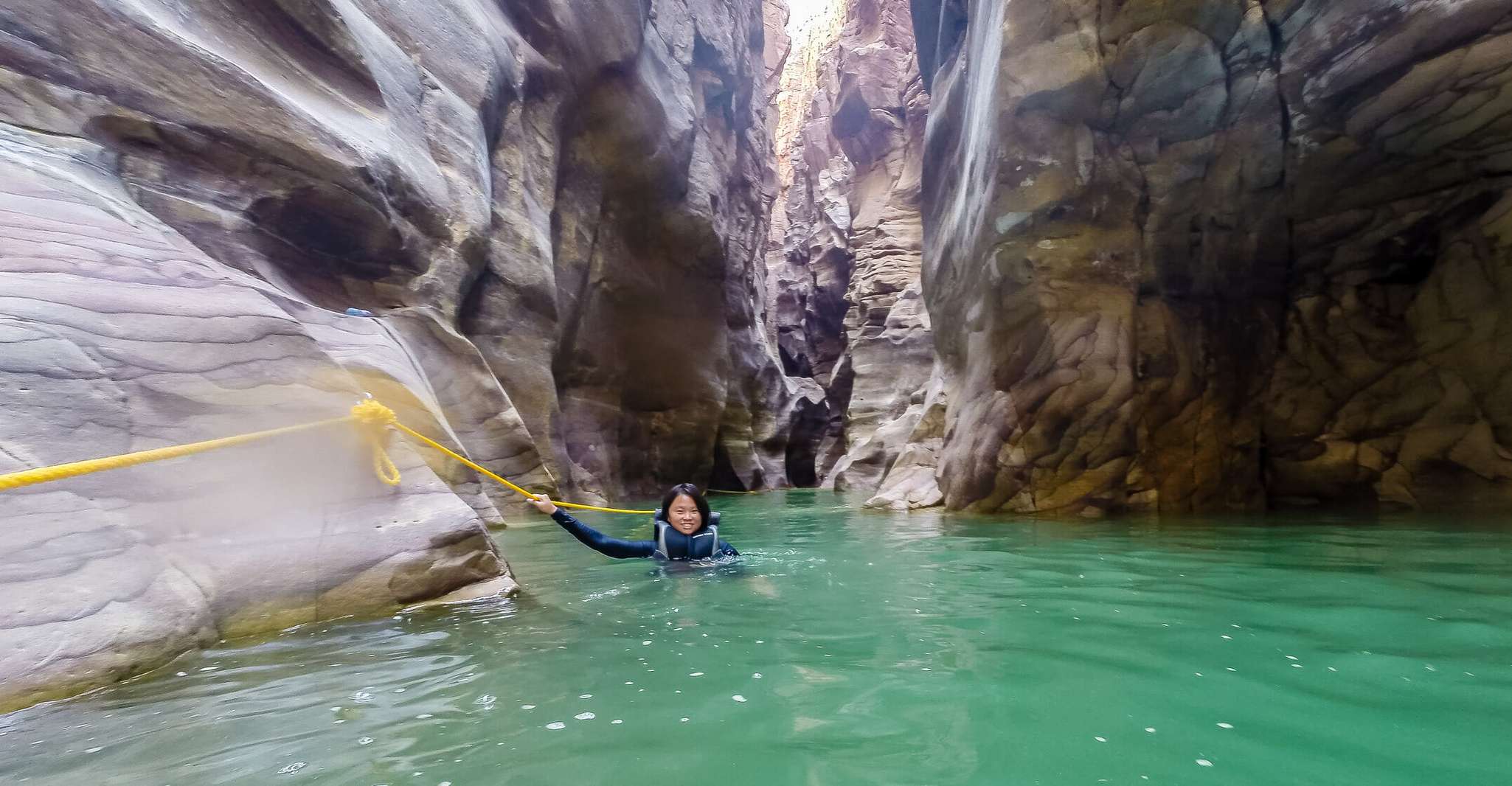 Desde Ammán, Wadi Mujib River Canyon Caminata y excursión de un día privada - Hizvo