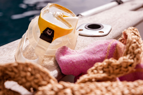 Baía de Budva: Passeio de barco com mergulho com snorkel e passeios turísticos