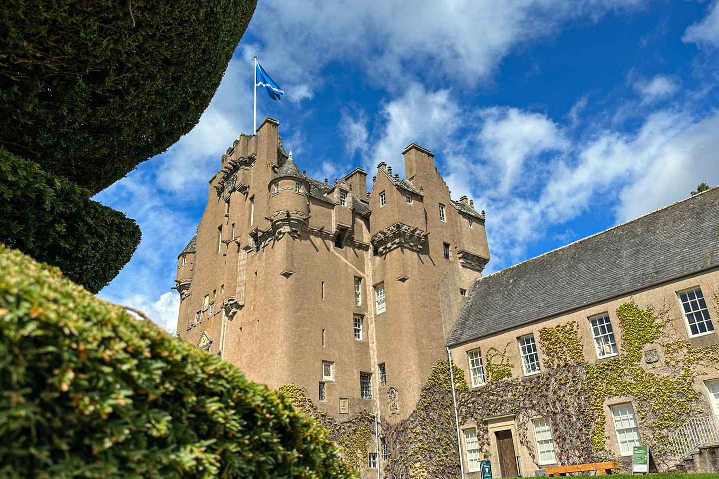 Aberdeen, Shire Castle & Distillery Private Group Day Tour