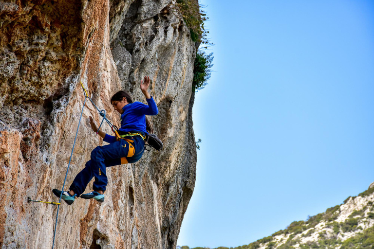 Kyparissi: coaching e tecnica di arrampicata sulle stalattitiKyparissi: Allenamento e tecnica di arrampicata su stalattiti