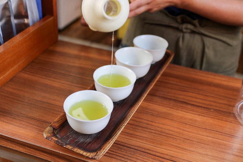 Tokyo: Tsukiji Market Food and Sake Tasting Tour