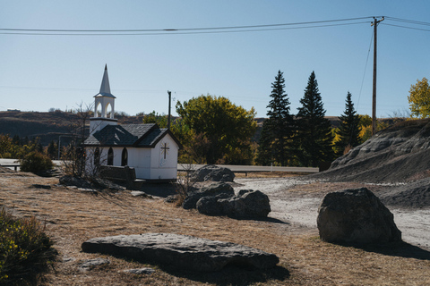 1 Day Drumheller Tour: Calgary to Hoodoos Dinosaurs Badlands 1 Day Private Customizable Drumheller Tour: Calgary Badlands