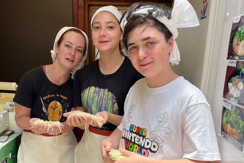 Experiência particular de fazer macarrão ramen em KyotoExperiência de fazer macarrão ramen em Kyoto